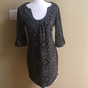 Quarter sleeve shift dress - size small